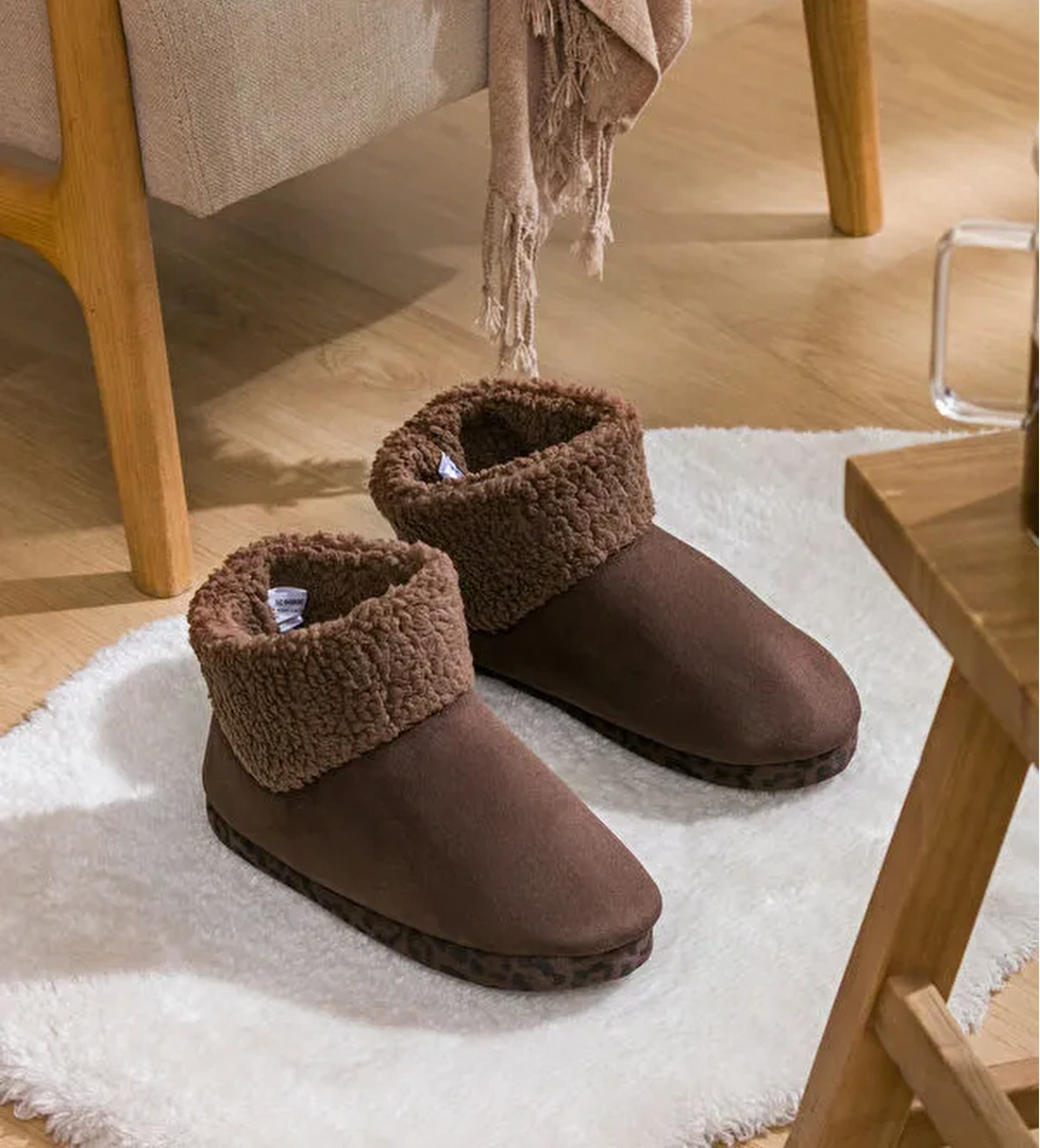 İçi Kürklü Kadın Ev Botu