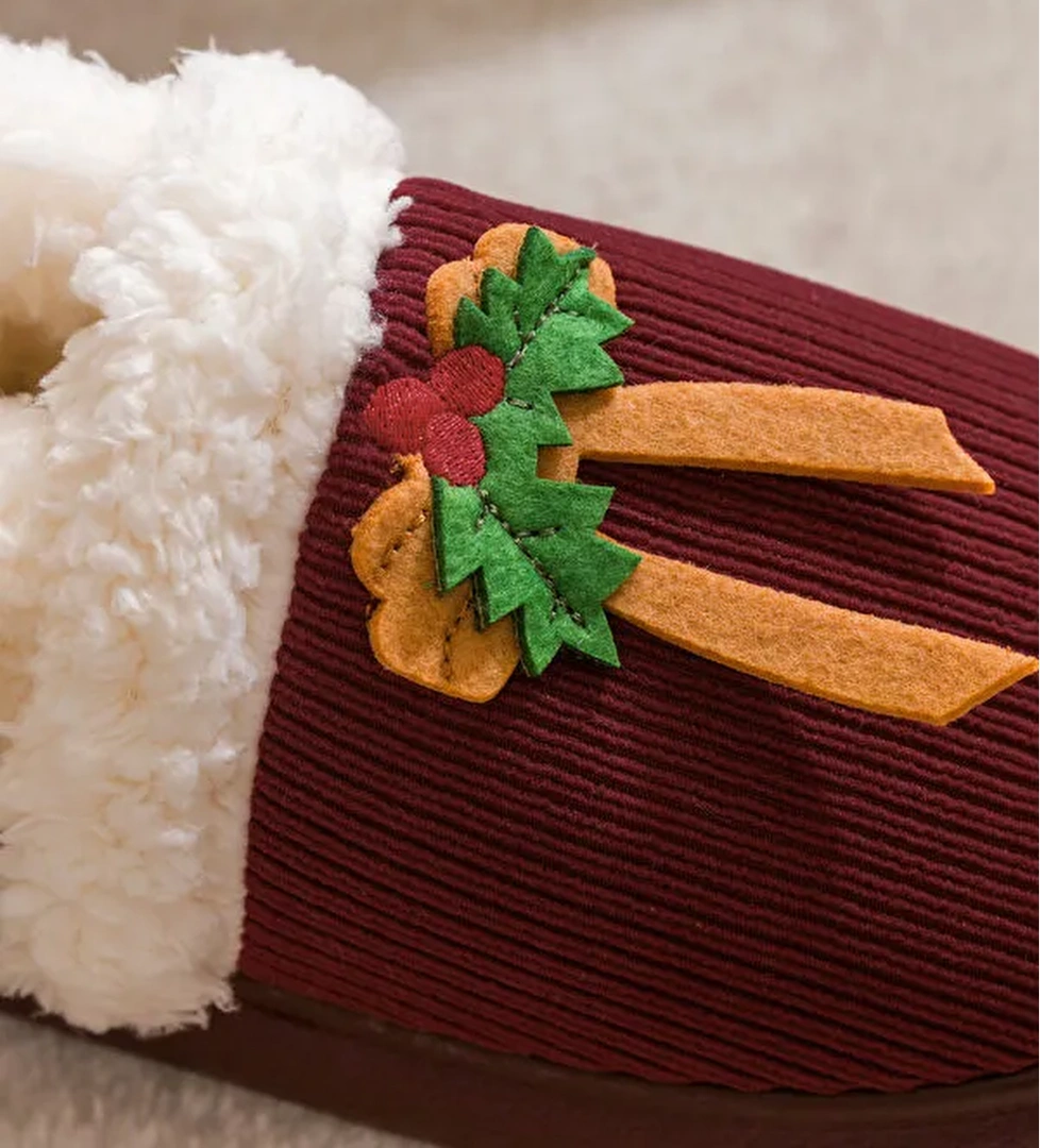 Yılbaşı Temalı Pelüş Kadın Ev Botu - Görsel 1