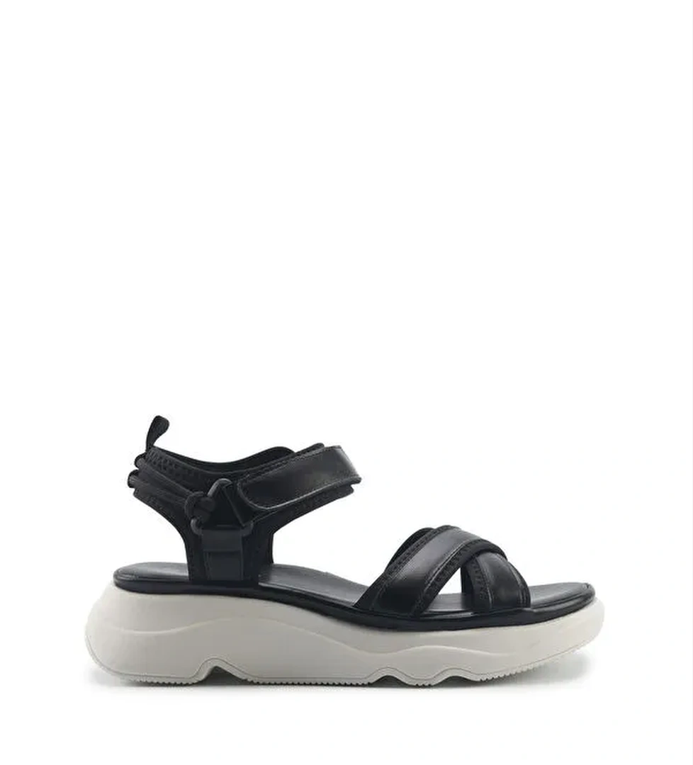 Polaris 325626.Z 5FX Siyah Kadın Spor Sandalet model görseli