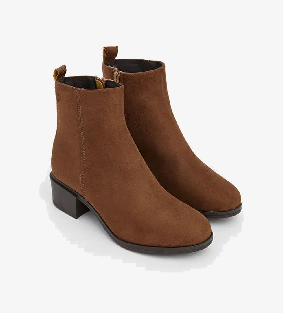 Deri Görünümlü Kadın Bot - Görsel 1