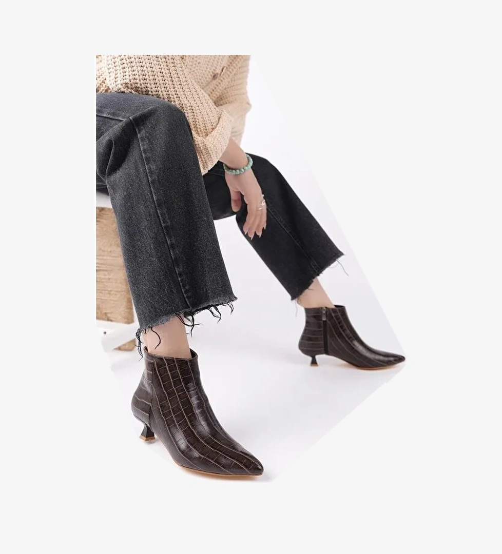 ÇAÇA Kroko Desenli Sivri Burun İnce Topuklu Fermuarlı Kadın Bot