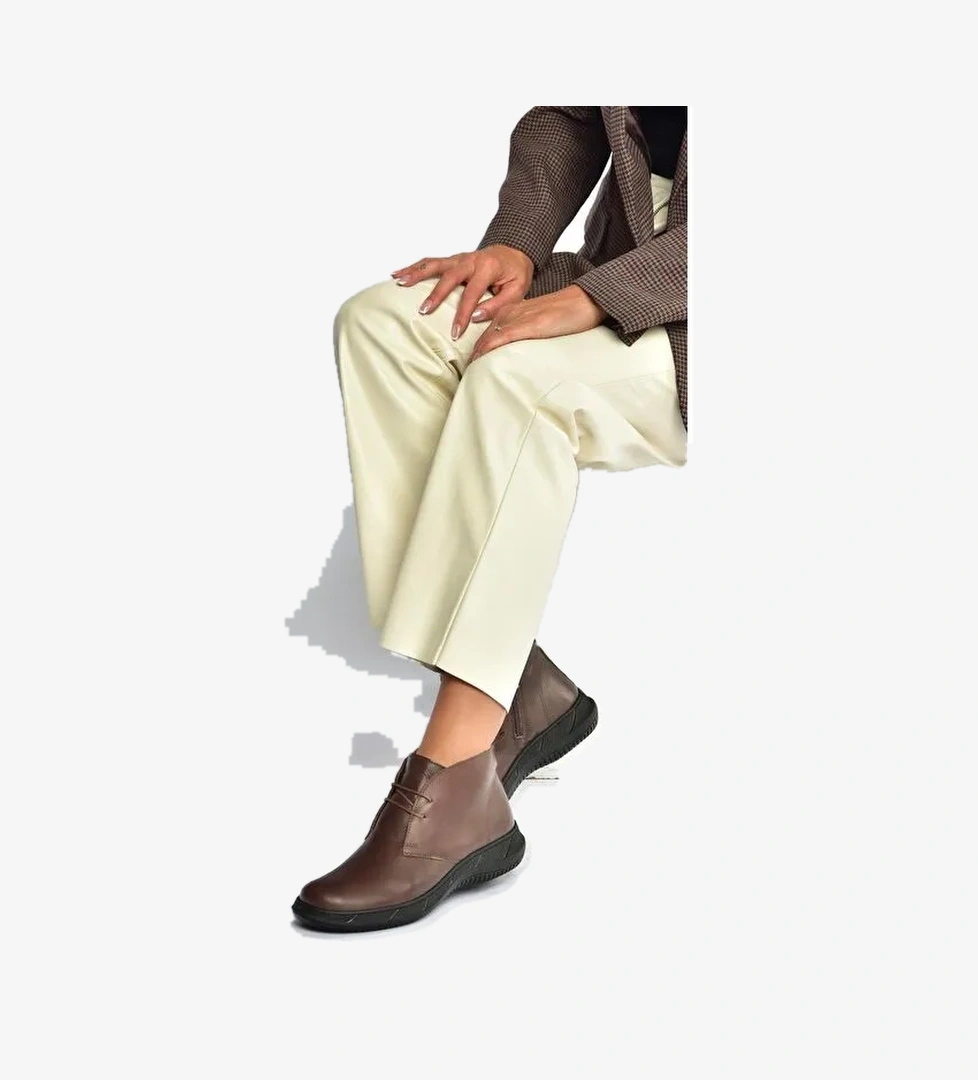 Kahverengi Kadın Bot V398553603