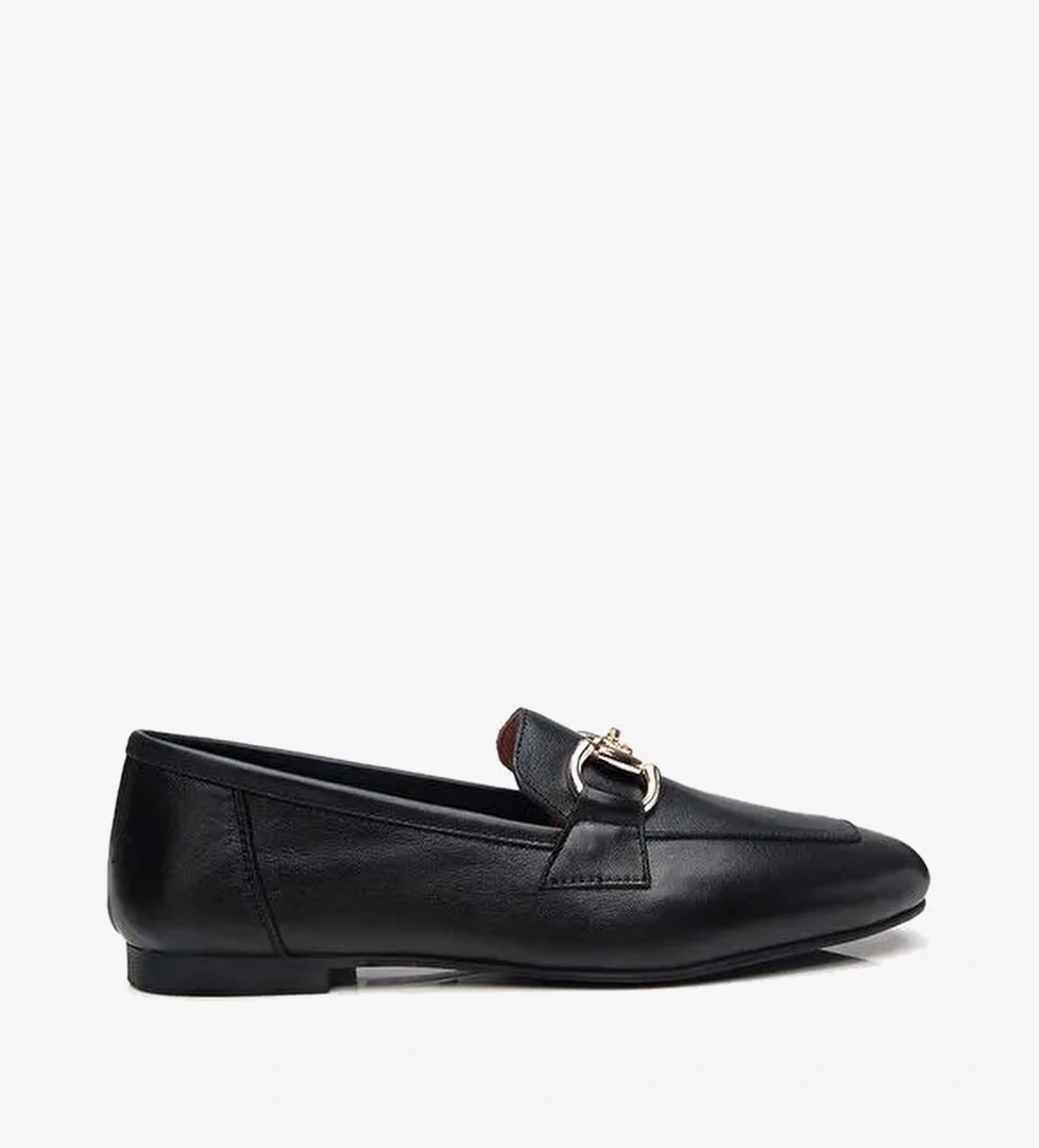 Yaya by Hotic Yaya by Hotic Kadın Deri Siyah Tokalı Loafer LC Waikiki'de! Siyah - 1. görsel
