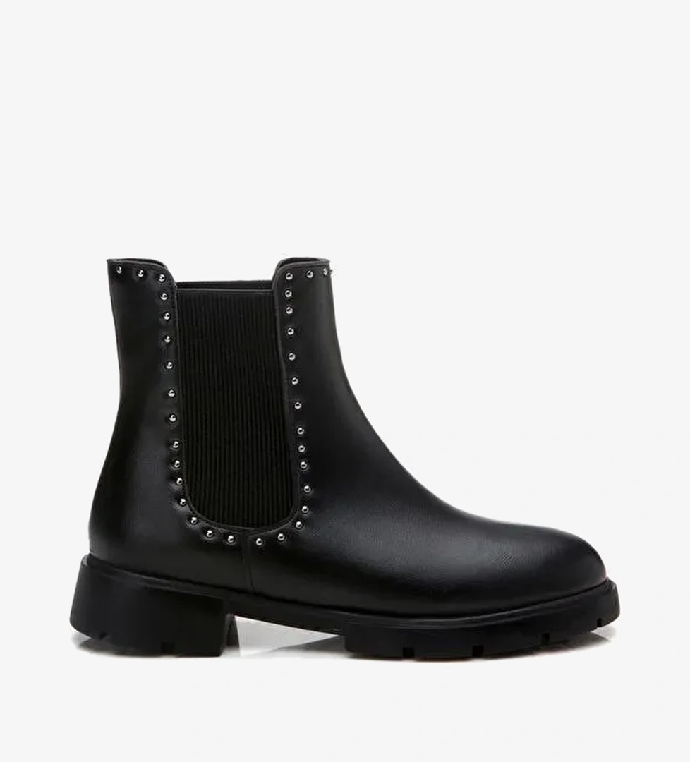 Siyah Kadın Zımbalı Düz Bot