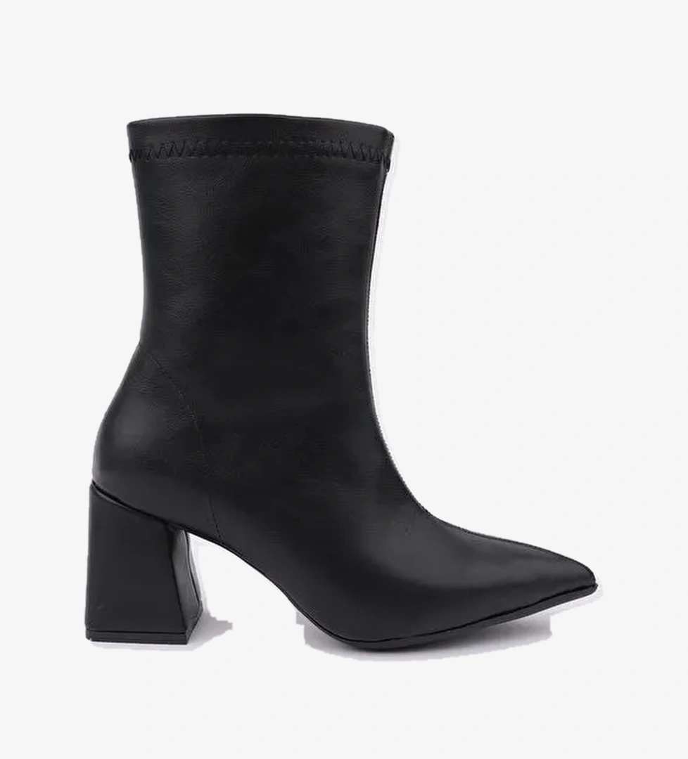 Muggo Codi̇ Sivri Burun Kalın Topuklu Fermuarlı Kadın Bot model görseli