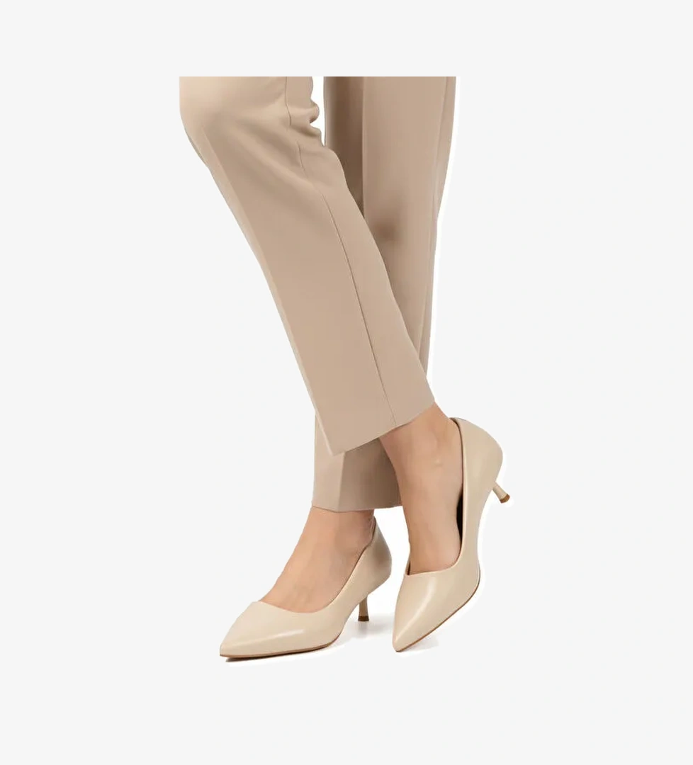 Bej Cilt Hafif Kadın İnce Kısa Topuklu Ayakkabı 458343 Z