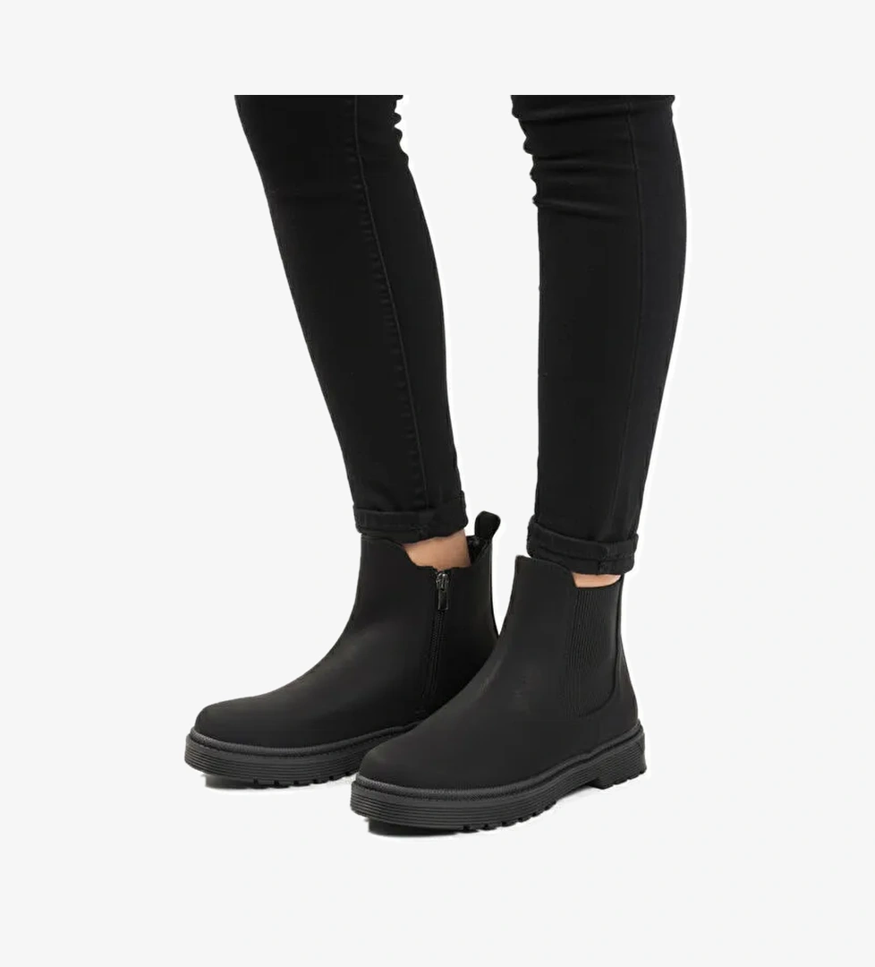 Siyah Nubuk İçi Polarlı Fermuarlı Kaymaz Kadın Bot 24071 Z