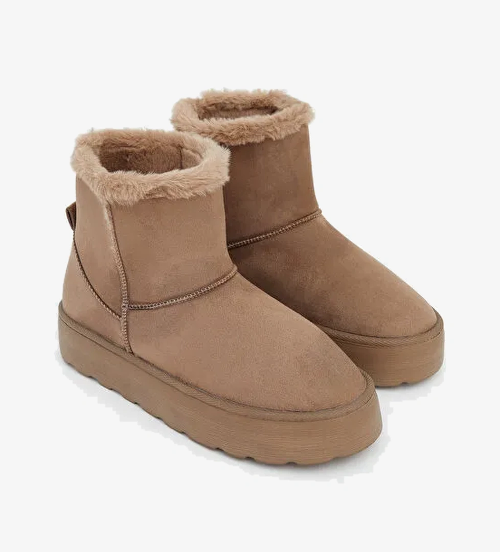 İçi Kürklü Kadın Bot