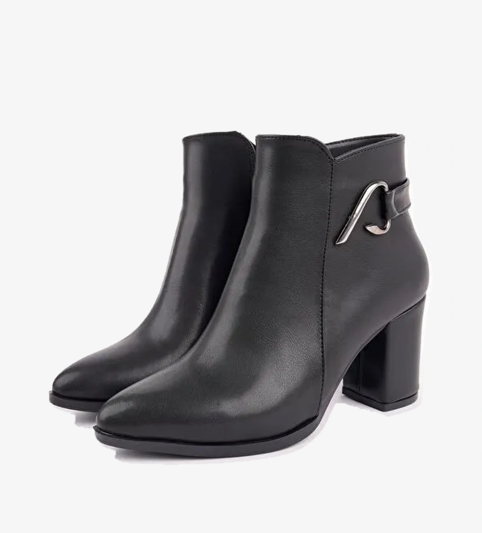 Muggo Forti̇s Sivri Burun Toka Detaylı Fermuarlı Kalın Topuklu Kadın Bot model görseli