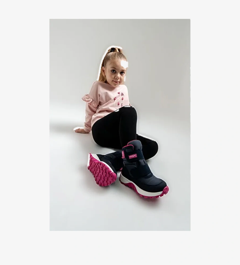 Mnpc Kız Çocuk Lacivert Su Geçirmez Anatomik Günlük Bot model görseli