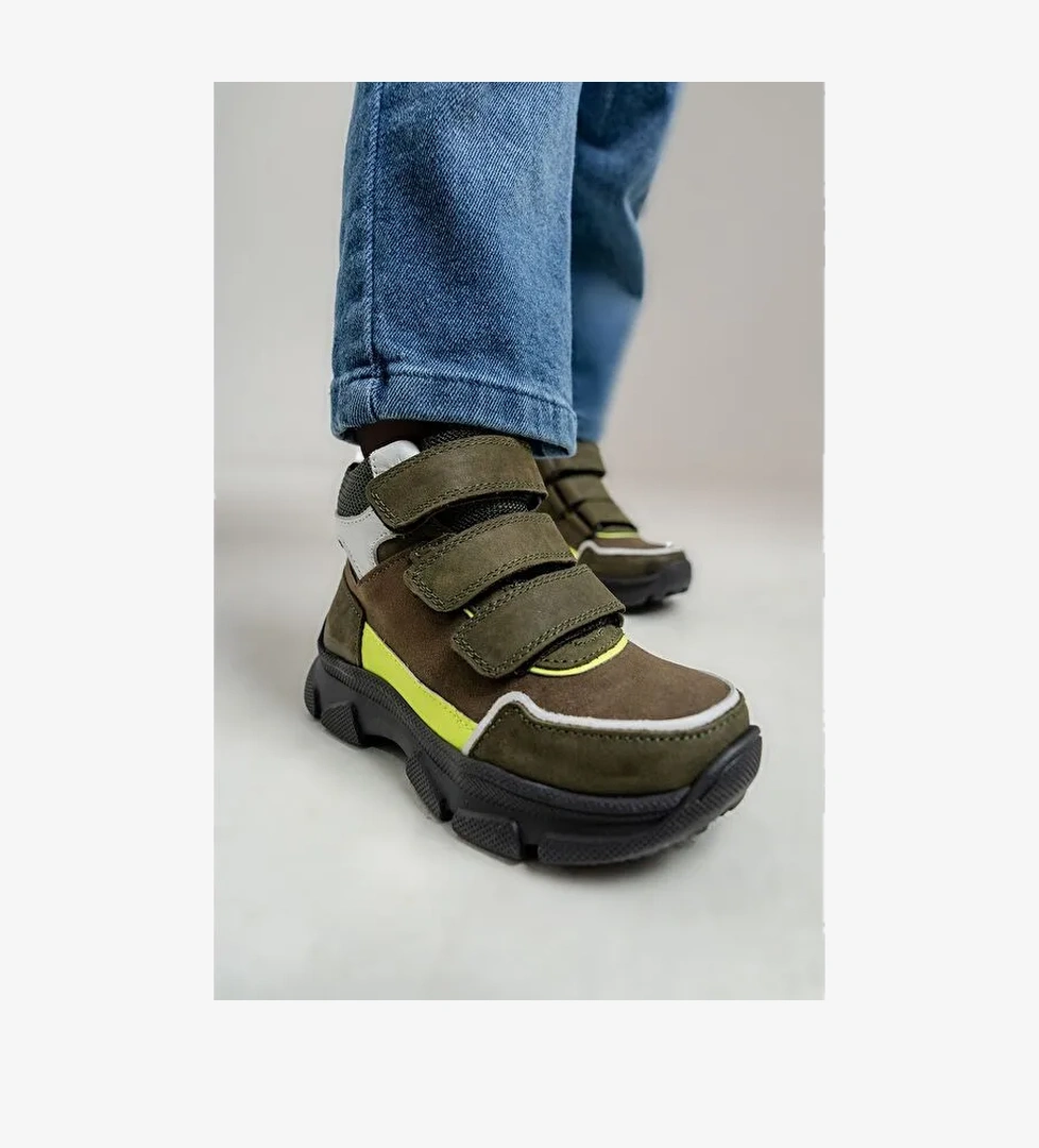 Mnpc Erkek Çocuk Siyah Haki Hakiki Deri Anatomik Günlük Bot model görseli