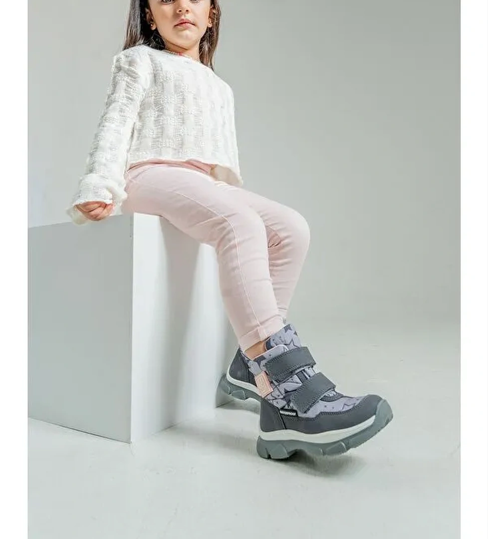 Kız Çocuk Gri Su Geçirmez Anatomik Günlük Bot