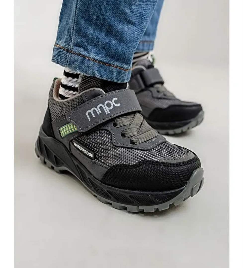 Erkek Çocuk Siyah Su Geçirmez Anatomik Ayakkabı