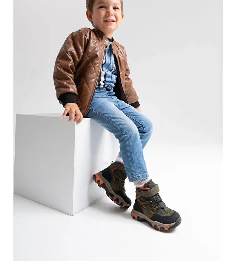 Mnpc Erkek Çocuk Siyah Haki Hakiki Deri Anatomik Günlük Bot model görseli