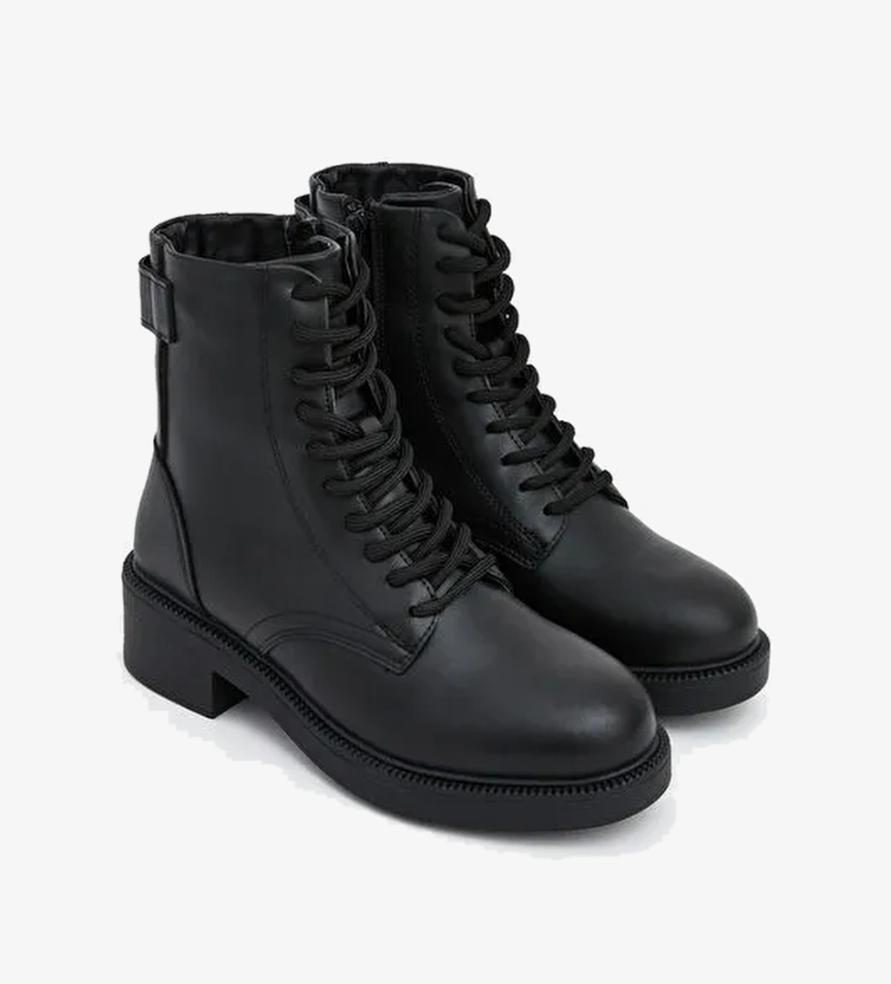 Lcw Steps Deri Görünümlü Bağcıklı Kadın Bot model görseli