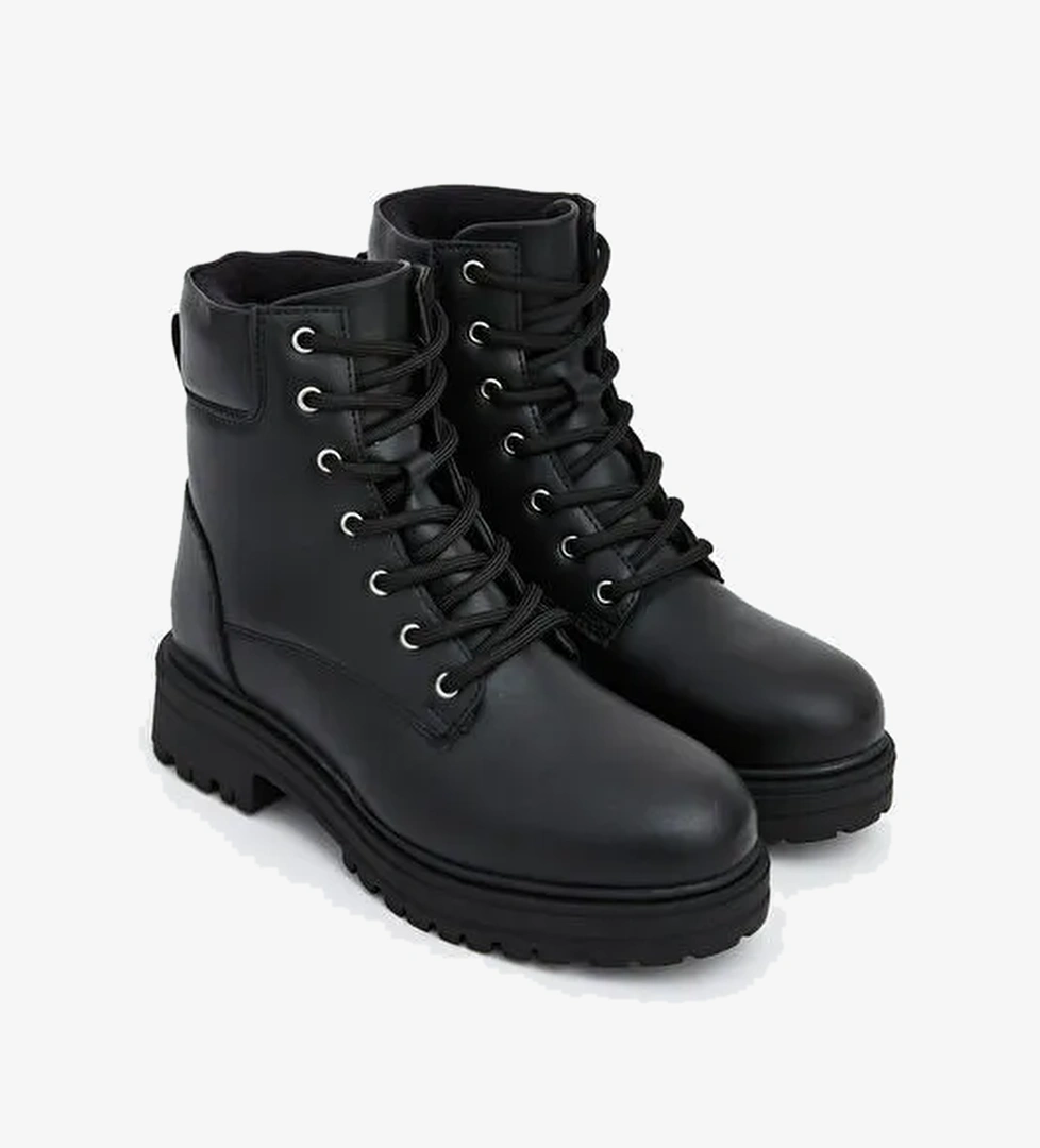 Lcw Steps Deri Görünümlü Kadın Bot model görseli