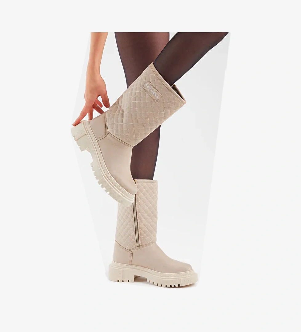 Kadın Bej Kapitone Desenli Rahat Kalıp Uzun Bot