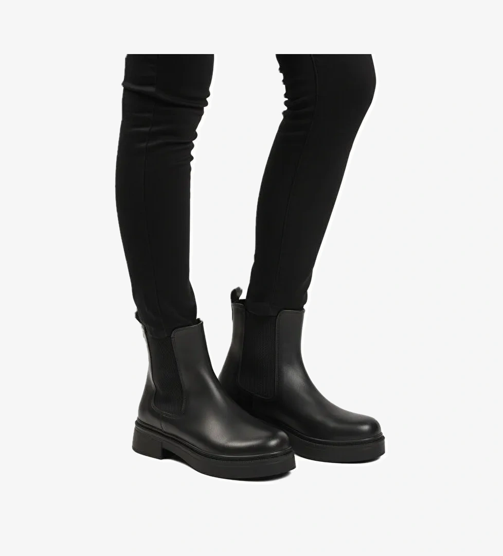 Ayakmod Siyah Cilt Kolay Giyilebilir Polarlı Kaymaz Kadın Chelsea Bot 209134 Z model görseli