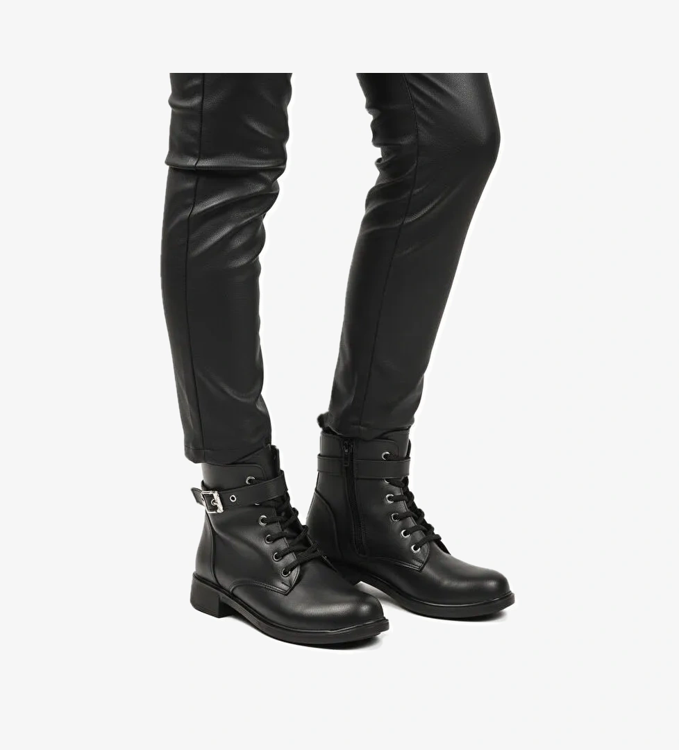 Siyah Cilt Kaymaz İçi Polarlı Fermuarlı Kadın Bot 209151 Z