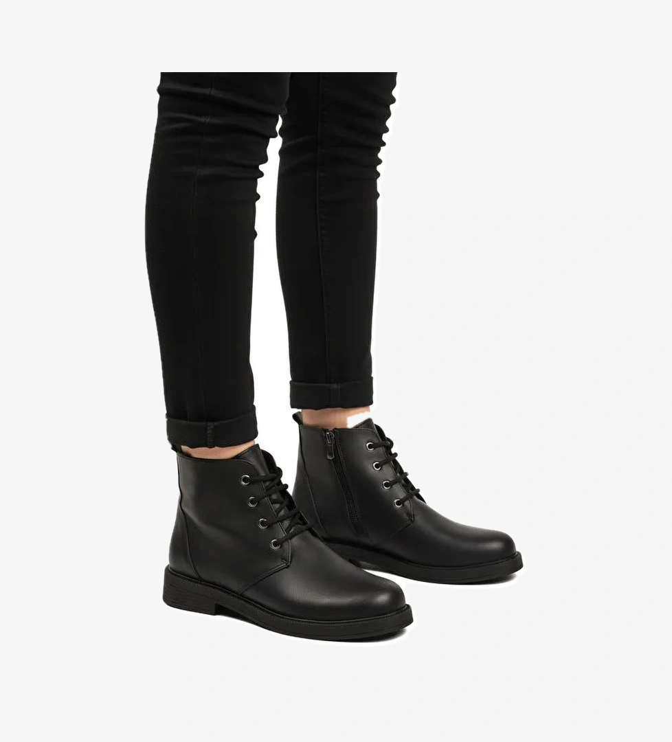 Siyah Bağcıklı Fermuarlı Kaymaz Kadın Bot 284098 Z