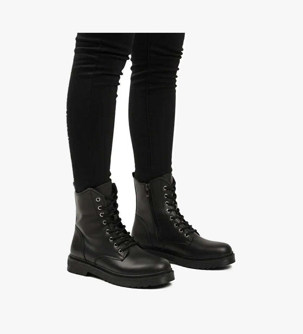 Siyah Cilt Kürklü Bağcıklı Fermuarlı Kaymaz Kadın Bot 525383 Z - Görsel 1