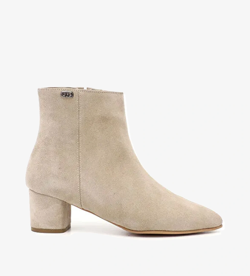 Kadın BEJ Fermuarlı Sivri Burun Hakiki Deri Bot