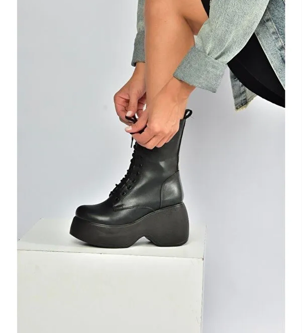 Siyah Kadın Bot V965202109 - Görsel 1