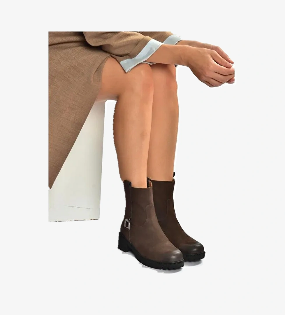 Fox Shoes Kahverengi Siyah Kadın Bot V654070401 V654070403 model görseli