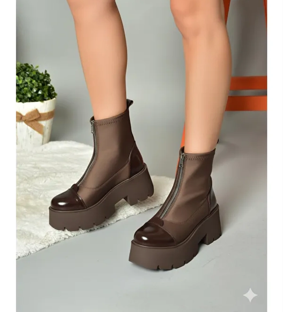 Kahverengi Kadın Bot V820008604