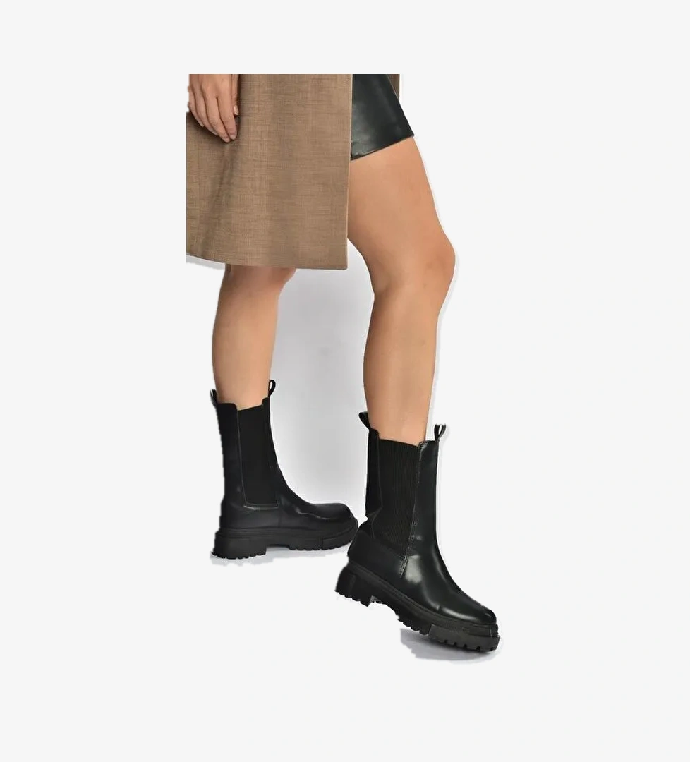 Siyah Kadın Bot V652549009