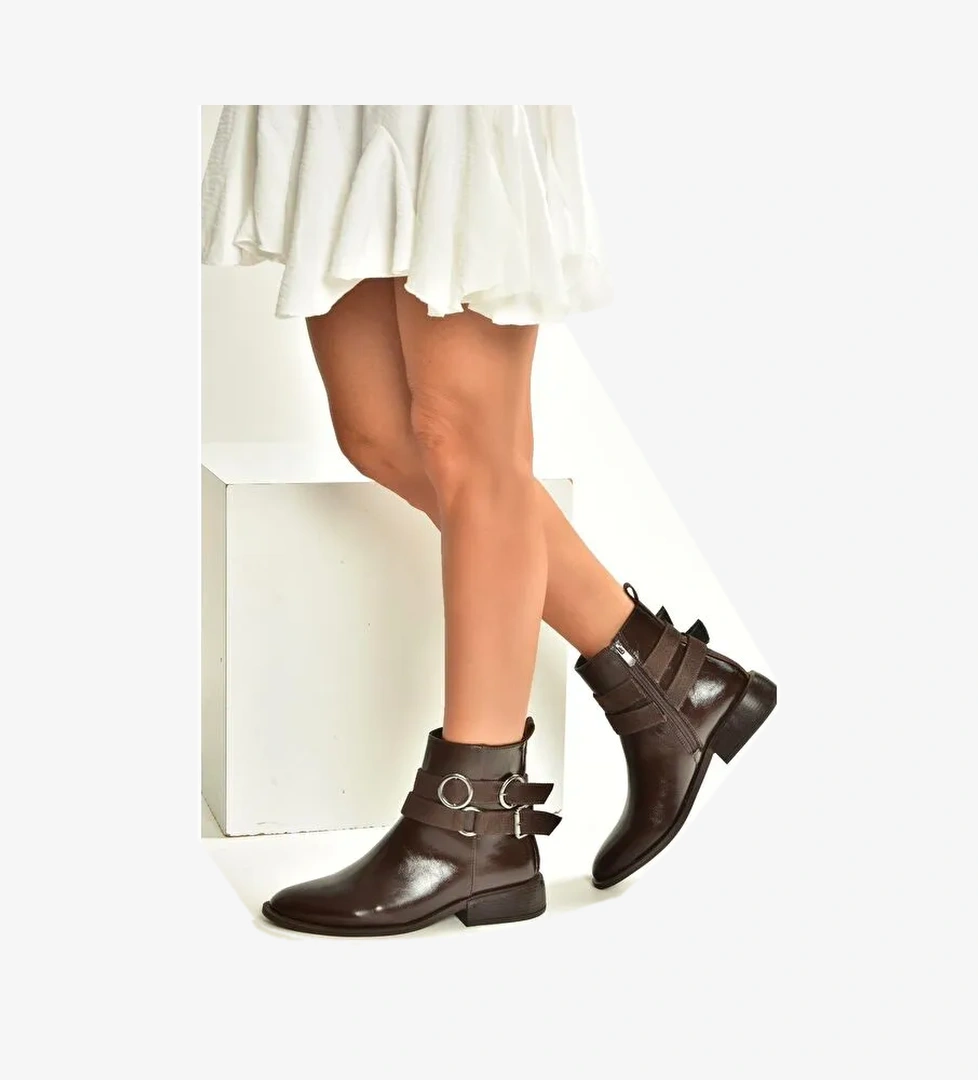 Kahverengi Kadın Bot V312362260 - Görsel 1