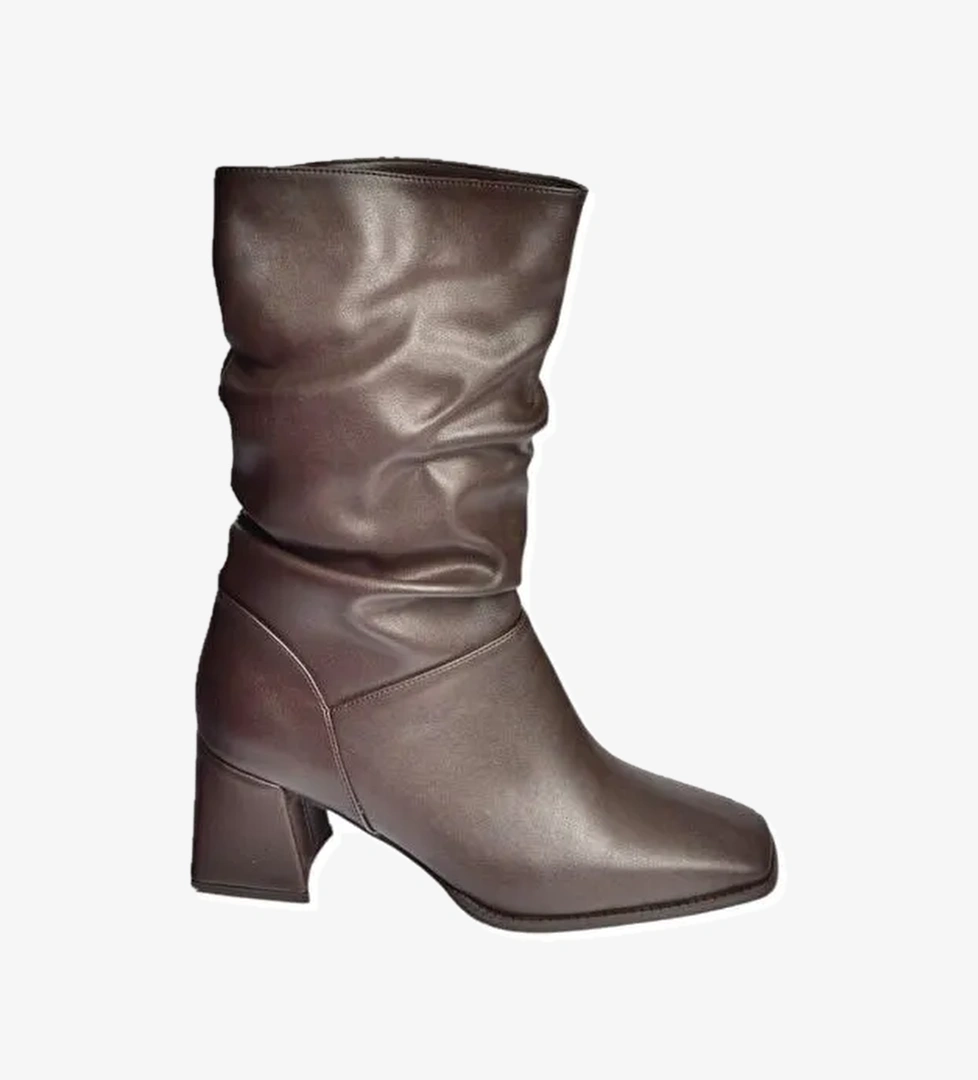 Kahverengi Kadın Bot V848256709