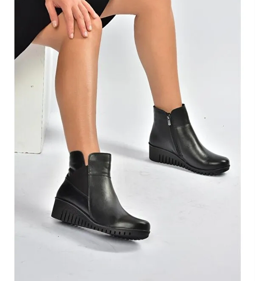 Siyah Kadın Bot V324221103