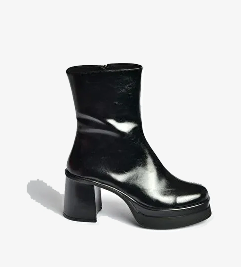 Siyah Kadın Bot V272784260