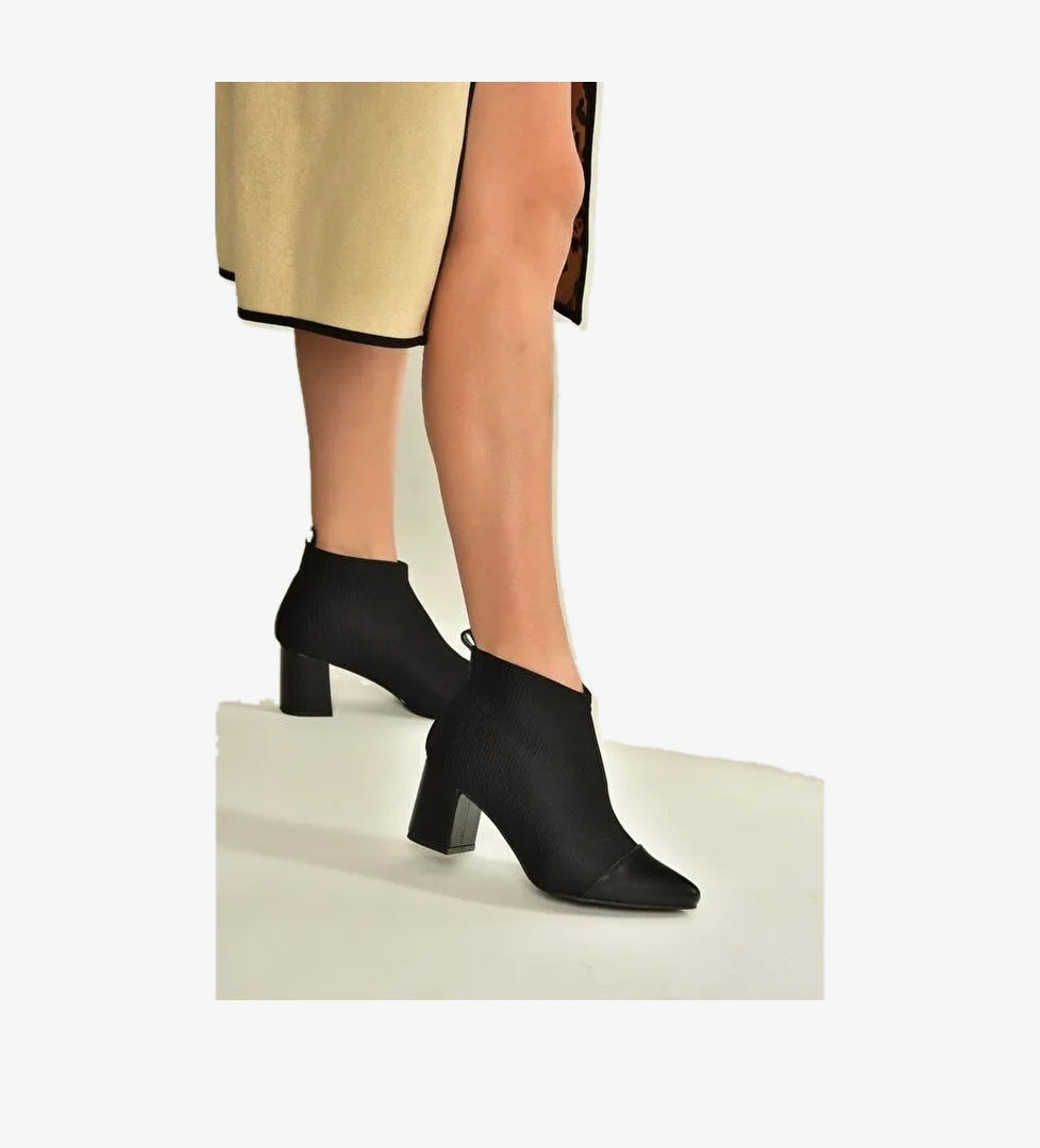 Fox Shoes Siyah Kadın Bot V820178004 model görseli