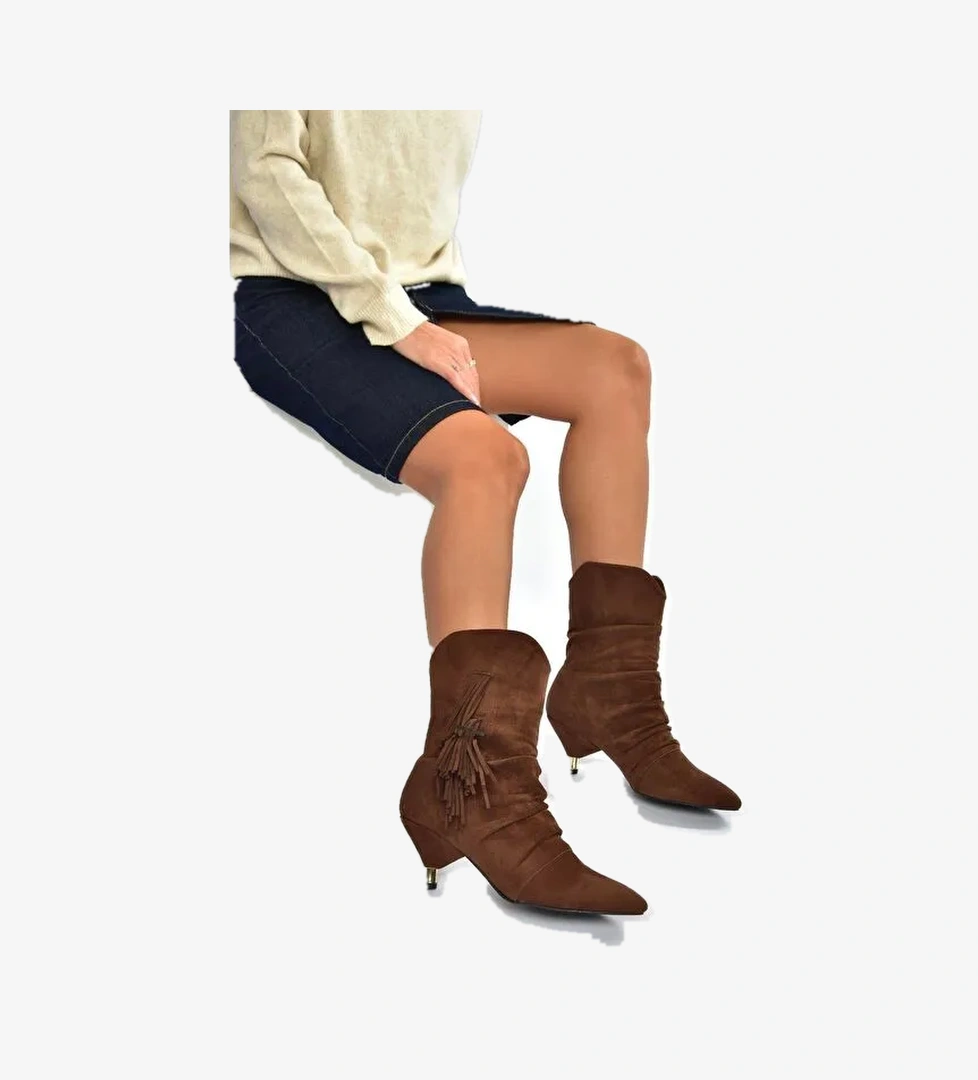 Kahverengi Kadın Bot V404022202