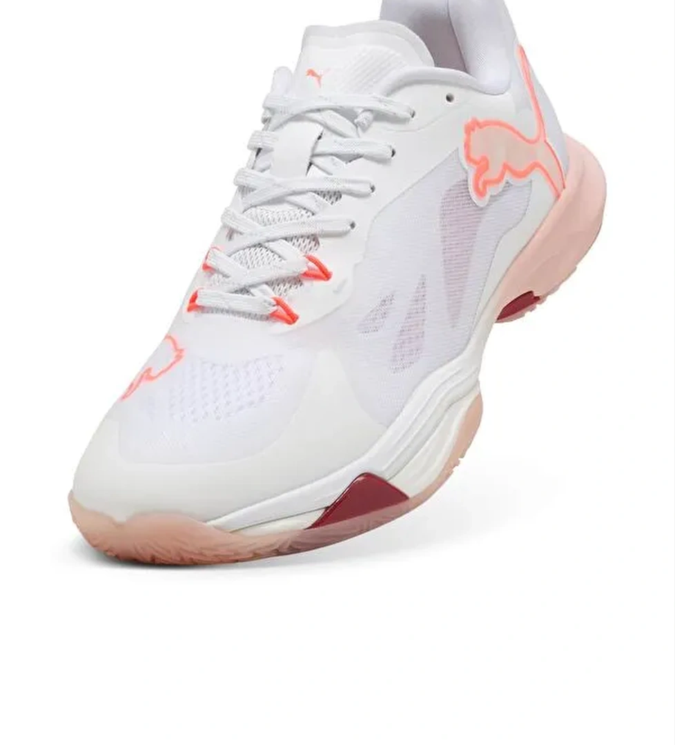 Puma Vantage NITRO™ Kadın Spor Ayakkabı model görseli