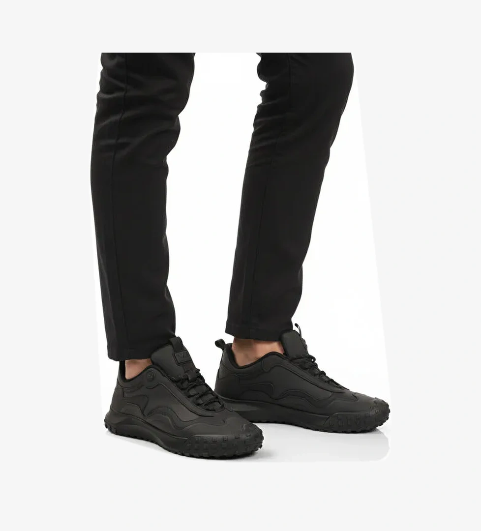 Siyah Bağcıklı Kaymaz Taban Erkek Spor Ayakkabı Mosk 2049 M