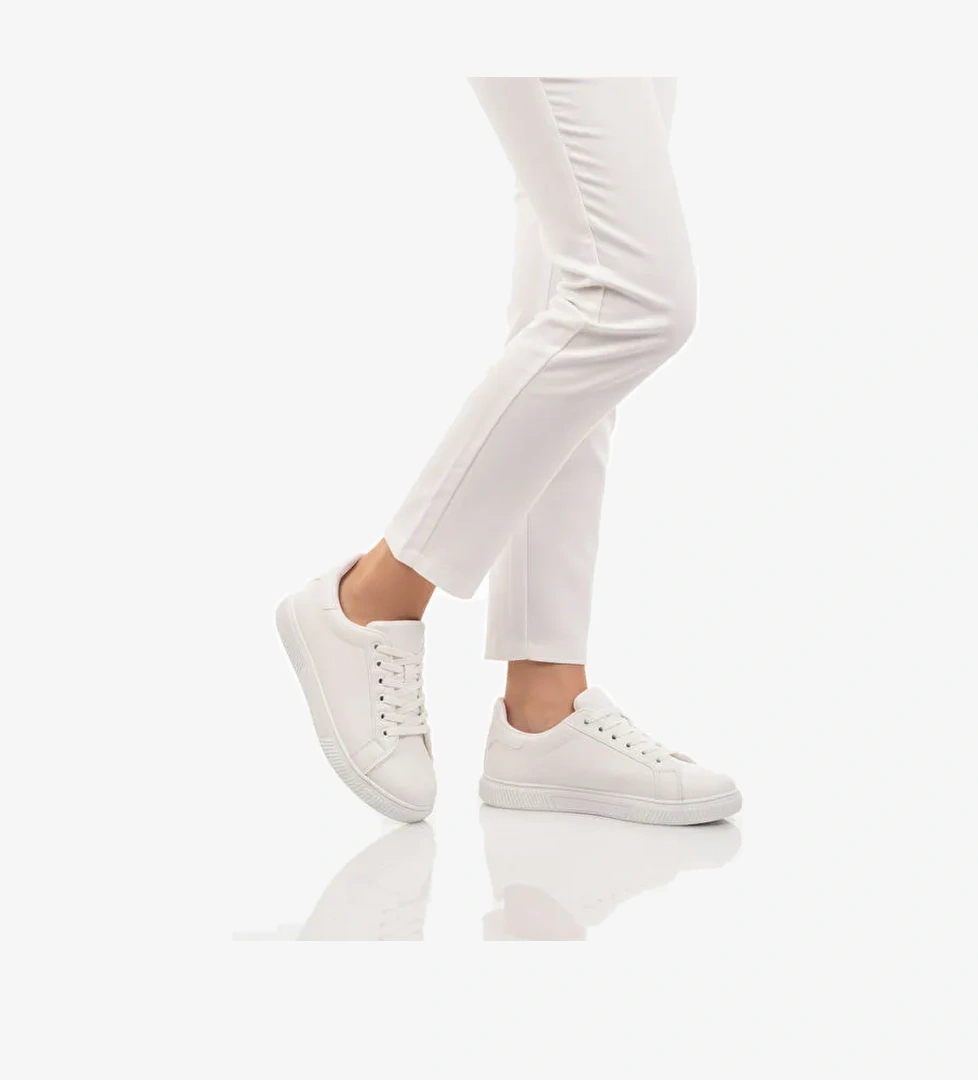 Beyaz Bağcıklı Hafif Cilt Erkek Spor Ayakkabı Mota 600 M