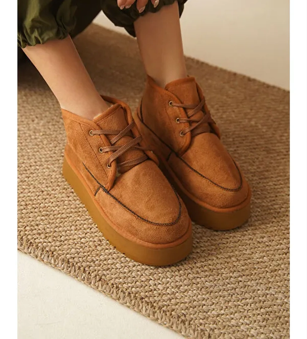 Madeline Kalın Tabanlı Yuvarlak Burunlu Bağcıklı Kürklü Kadın Bot