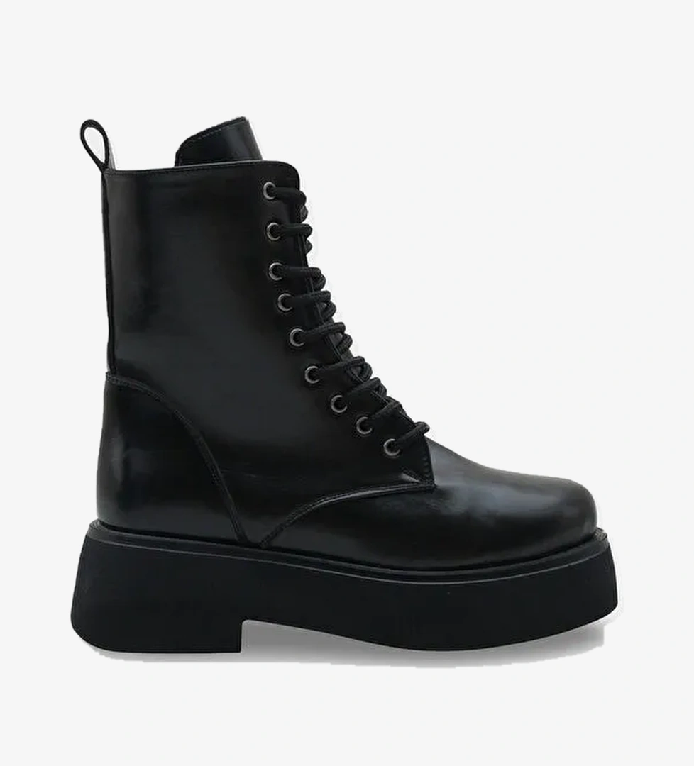 Capone Outfitters Melessa Yuvarlak Burunlu Yandan Fermuarlı Trak Tabanlı Kadın Bot model görseli