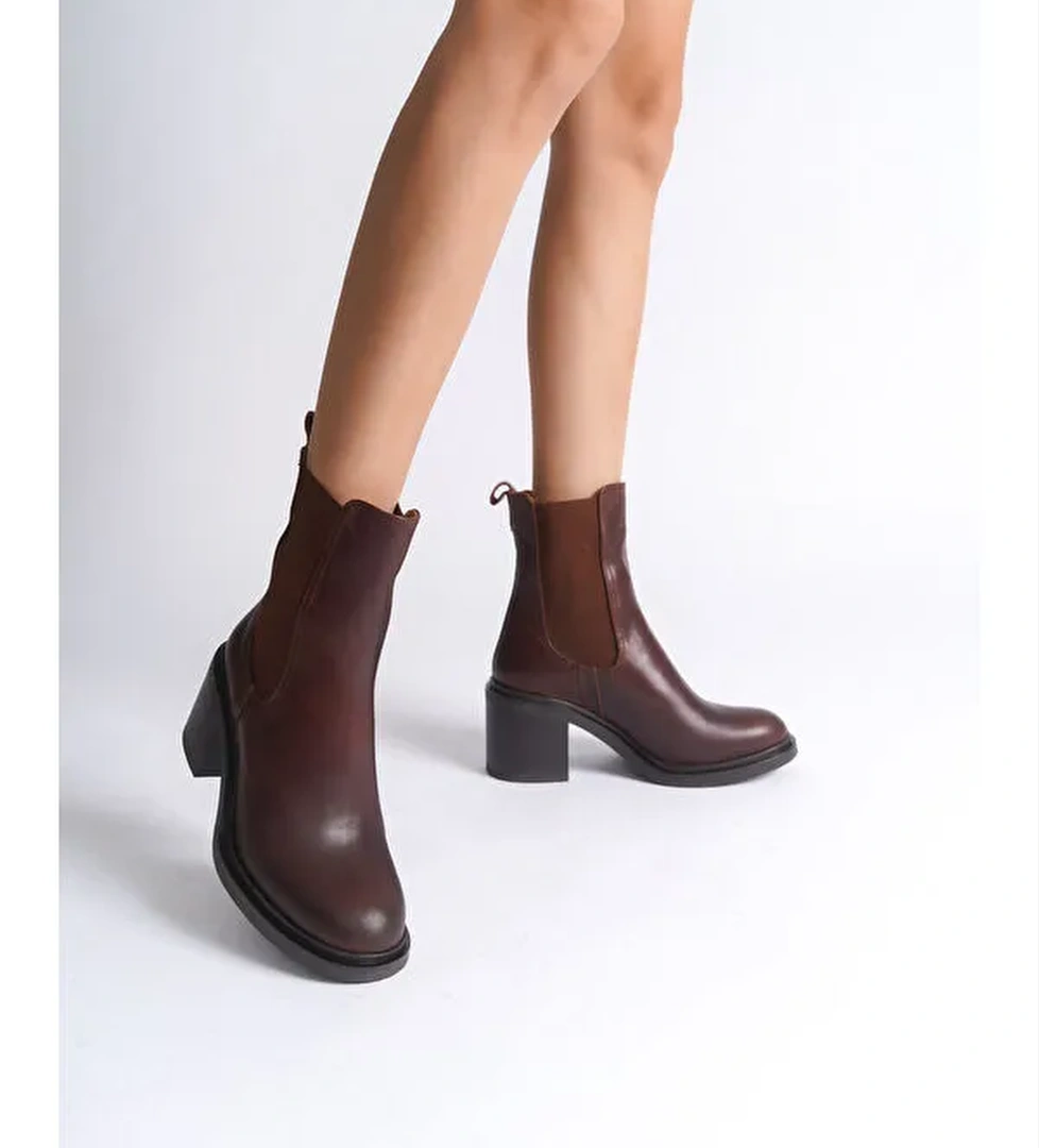 Capone Outfitters Kadın Hakiki Deri Yandan Lastikli Bot model görseli