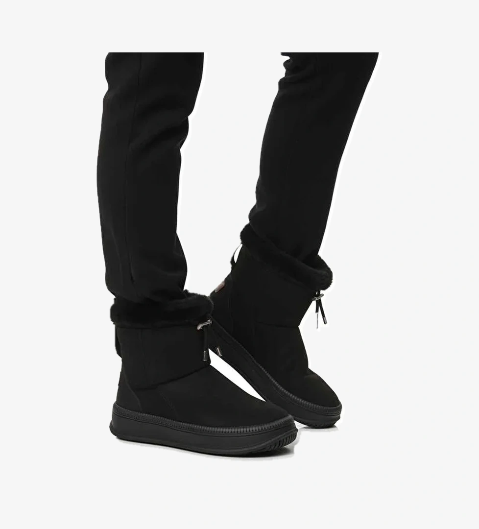 Siyah Kürklü Kaymaz Soğuğa Dirençli Kadın Bot 25003 Z