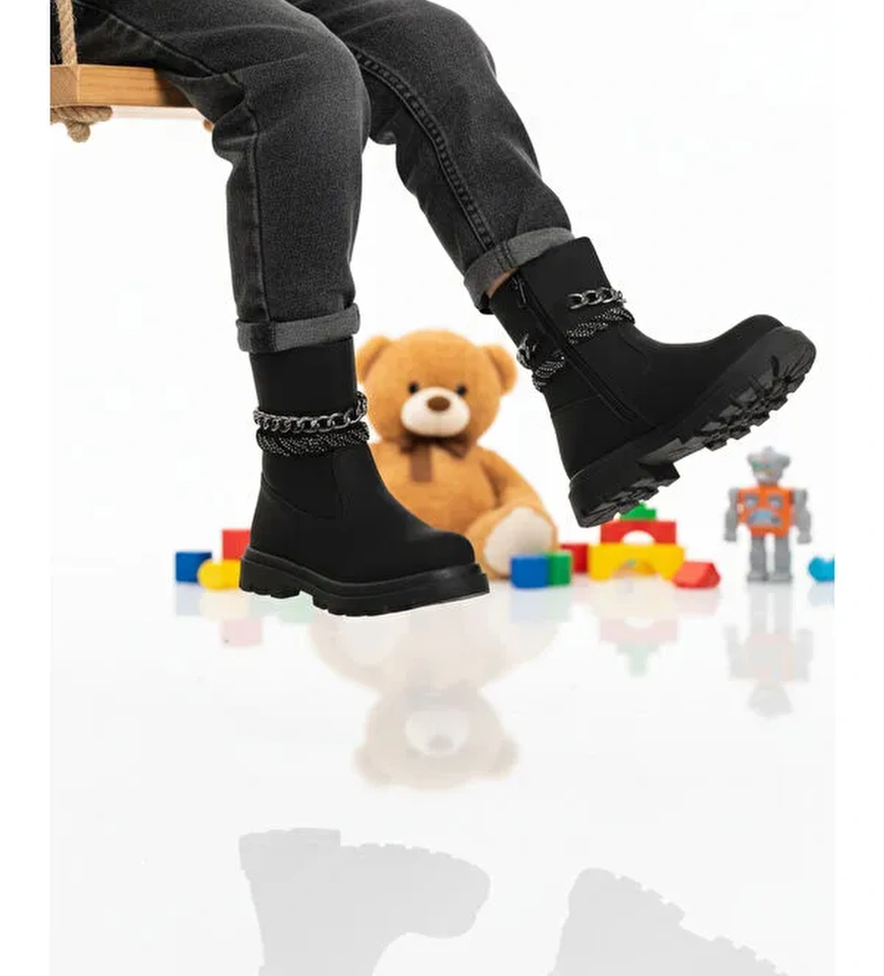 Siyah İçi Polarlı Kaymaz Kız Çocuk Çizme