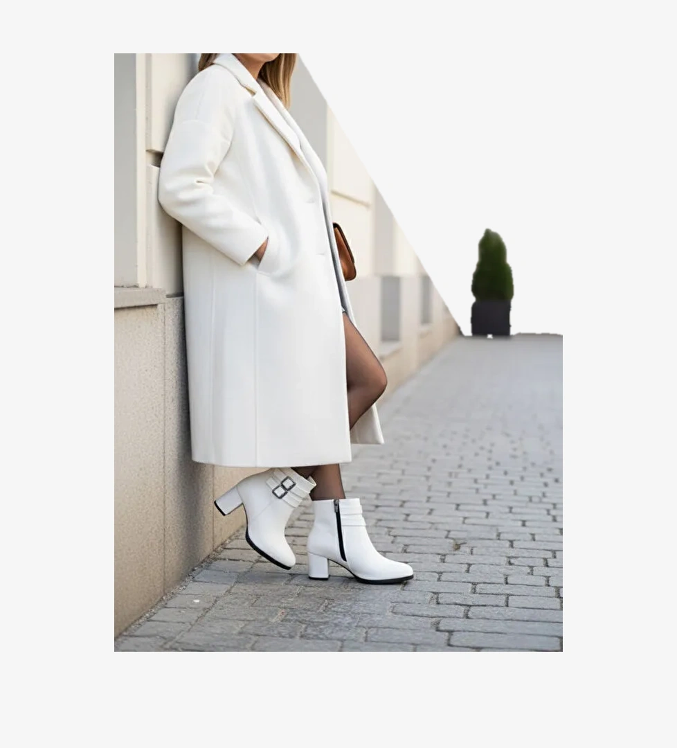 Kadın Hermina Beyaz Cilt Çift Tokalı Kısa Bot