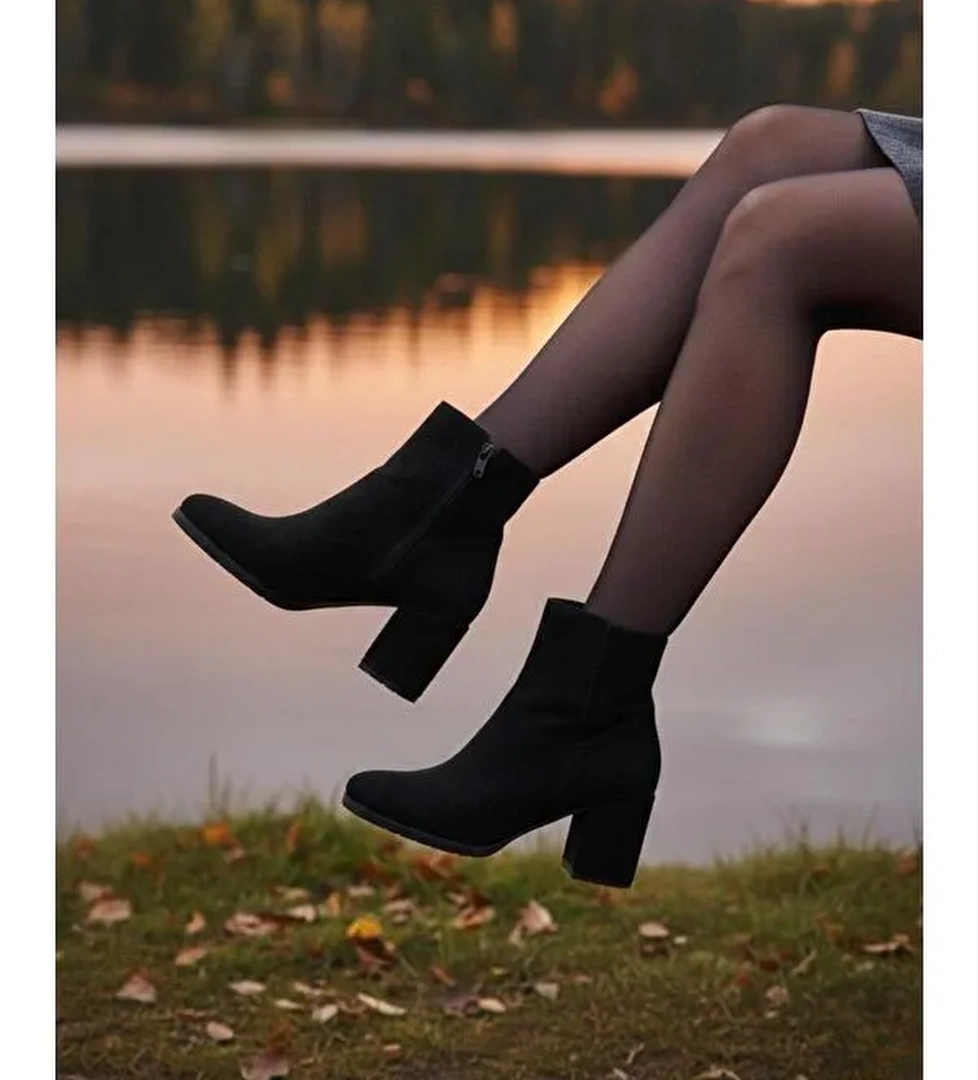 Kadın Liva Siyah Süet Düz Topuklu Kısa Bot