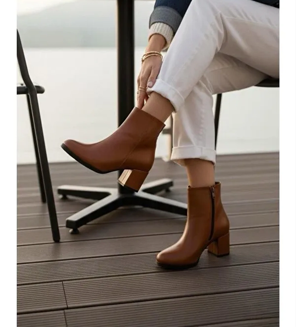 Kadın Liva Taba Cilt Düz Topuklu Kısa Bot