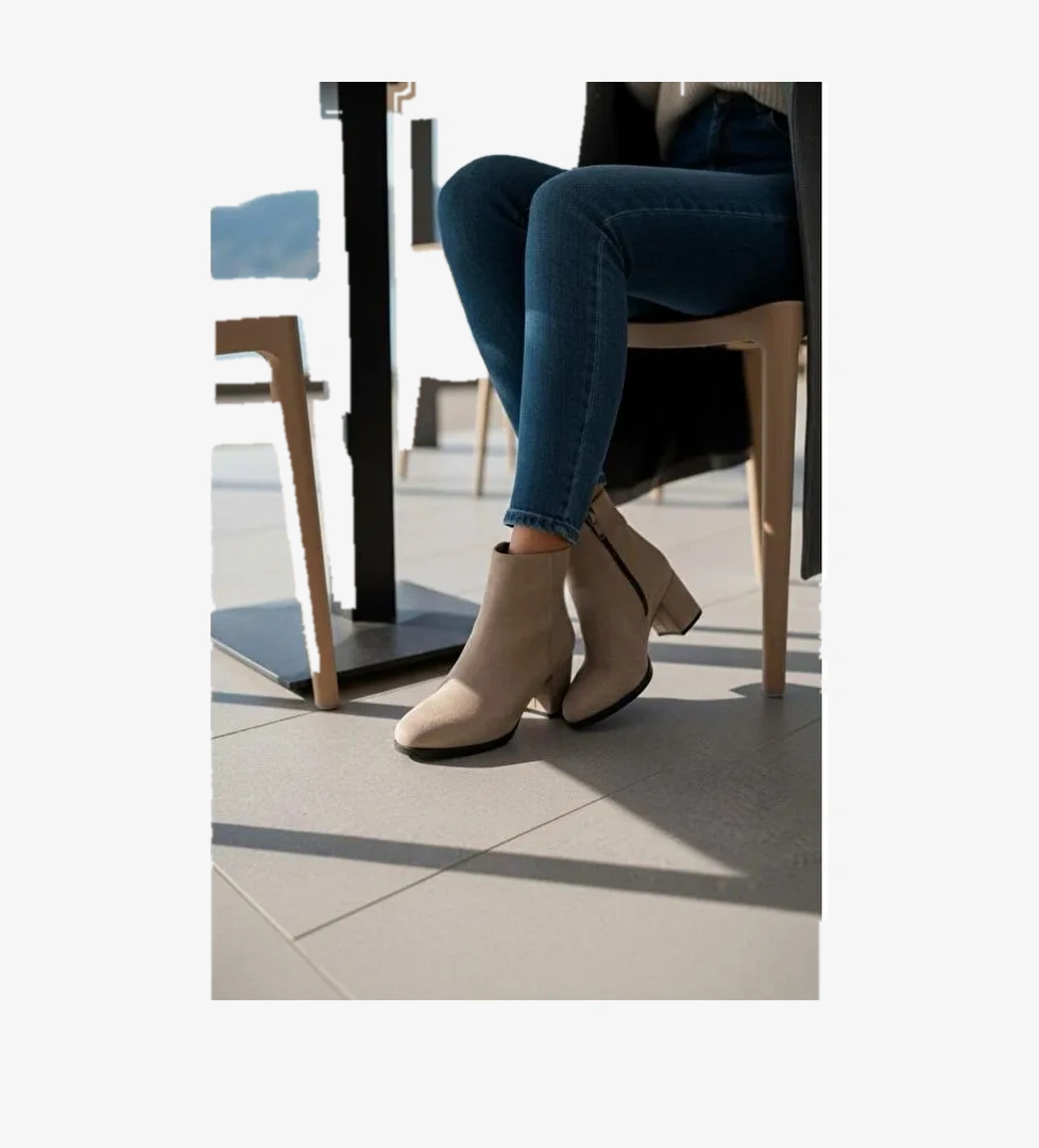 Kadın Liva Bej Süet Düz Topuklu Kısa Bot