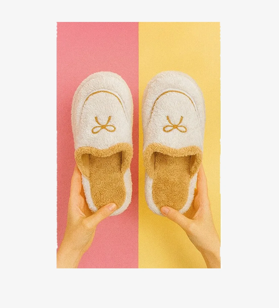 AMORE Kapalı Kadın Ev Terliği Günlük Rahat Kışlık Terlik - Görsel 1