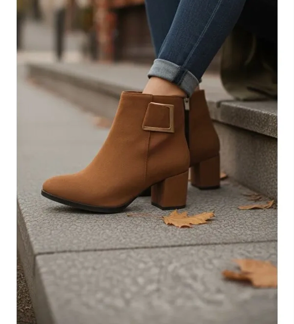 Kadın Atina Taba Süet Toka Detaylı Topuklu Kısa Bot